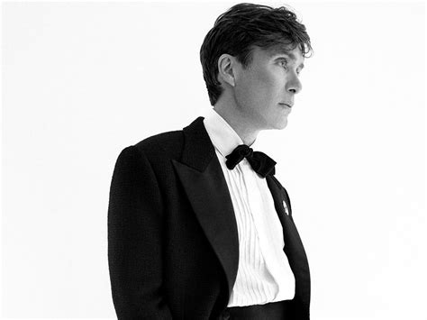 Cillian Murphy se une a Versace como rostro oficial.